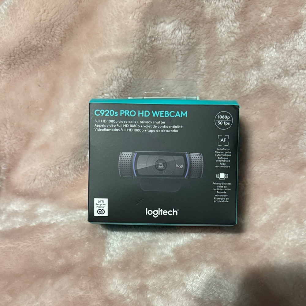 Logitech C920s HD Webcam with Privacy Shutter